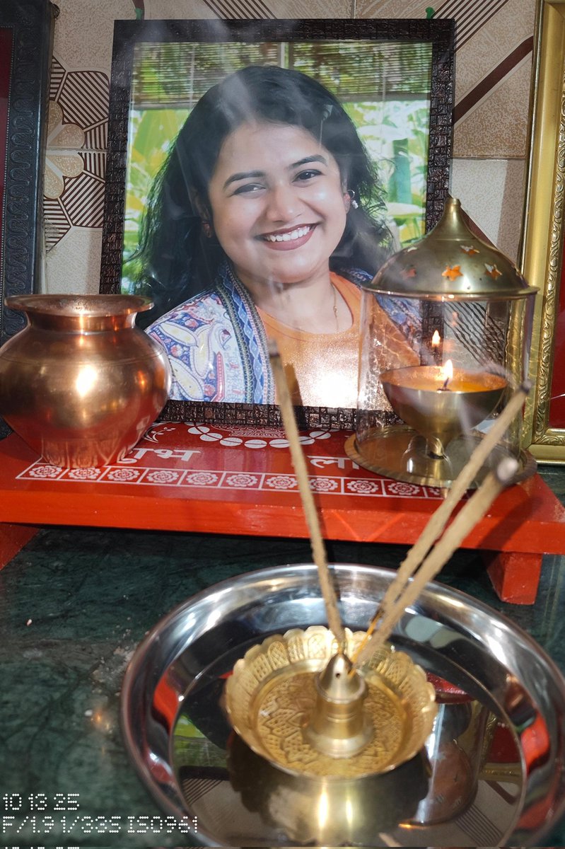 mithz1982's tweet photo. The rich find protection overnight.
The common man waits endlessly for justice.
When tragedy hits the rich, the system runs —
when it hits the common man, the system sleeps.
Sanskruti didn’t die by mistake — she was failed by the system.
Tomorrow it could be your daughter, your sister, your Family or you.
#JusticeForSanskrutiAmin 🕯️
#JusticeDelayedIsJusticeDenied
