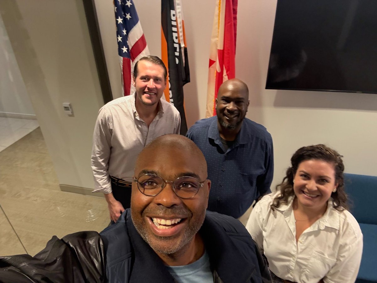 Nothing brightens up the office/day like receiving a visit from a member of <a href="/APWAGovAffairs/">APWA Government Affairs</a> Committee , particularly when it is from one of the very best OSU Buckeyes I know <a href="/AdisaAarons/">Adisa Aarons</a>. <a href="/APWAGeorgia/">APWA Georgia</a>