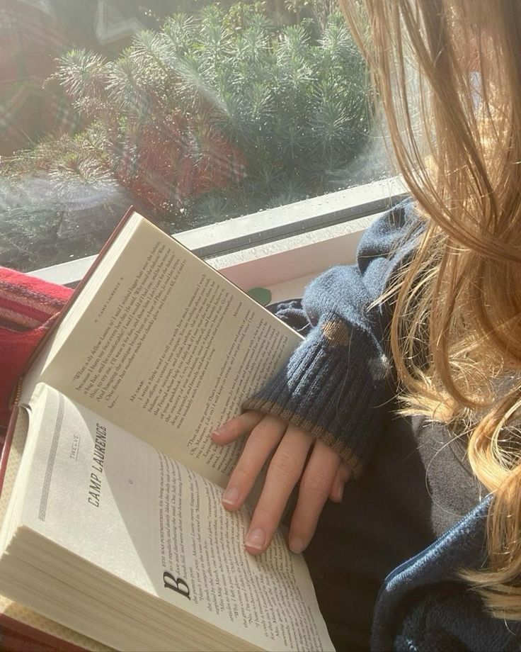 BookTasters's tweet image. sometimes i carry a book just to feel safer