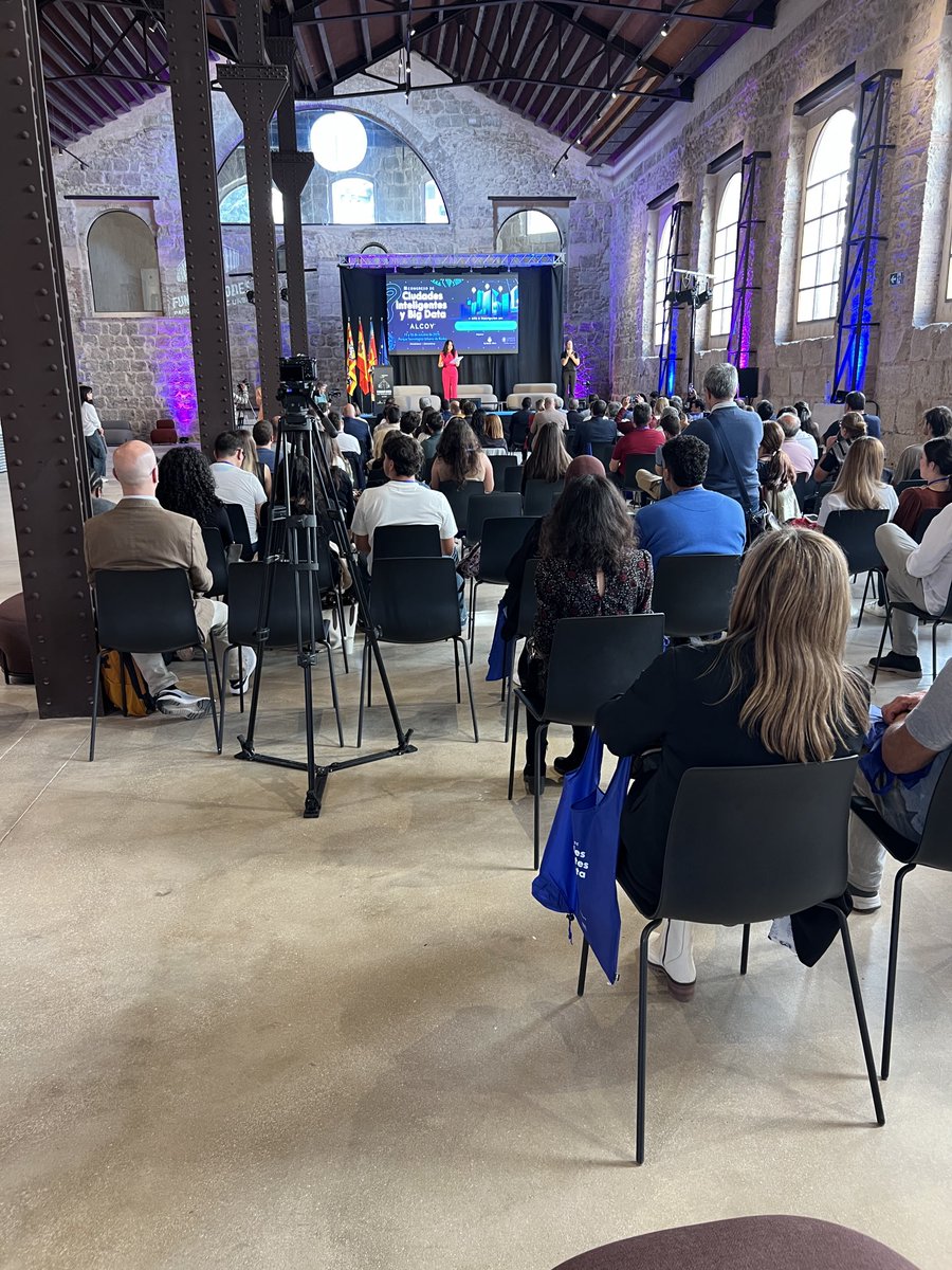 Grupo Comunicating tweet media