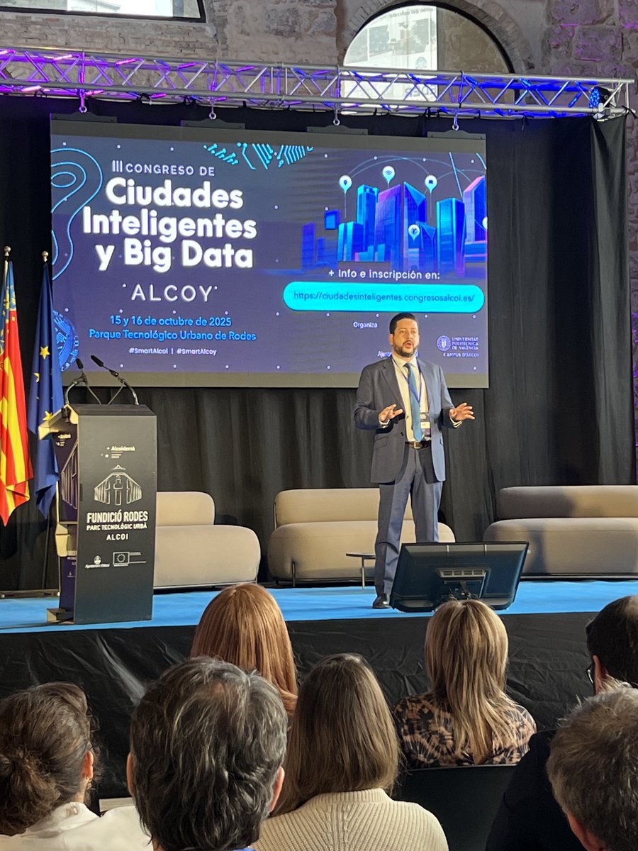 Grupo Comunicating tweet media