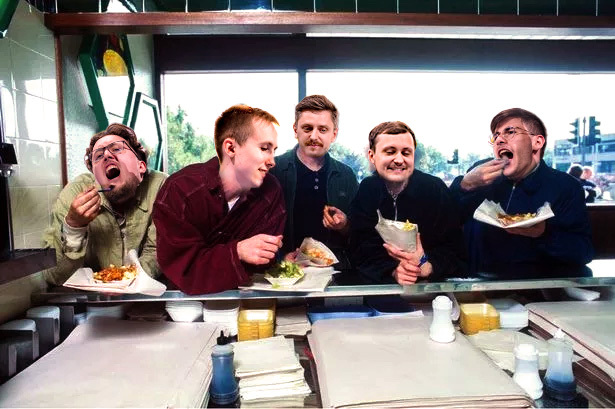 BLASTPremier's tweet image. Happy Birthday to the King himself, @kingmezii 🥳
And what a treat from his teammates, taking him out for a nice, proper chippy tea
#BLASTPremier
