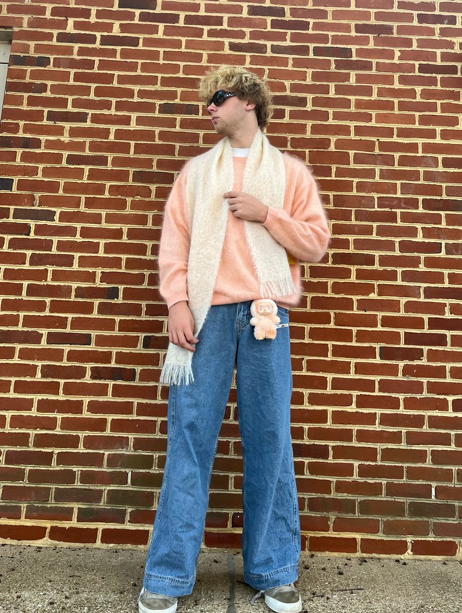 newtoyouinc's tweet image. Outfit details: Sweater: Large Peach Brushed Cashmere LS J. Crew. Price: $88 Scarf: Off White Mohair Blend Scotland. Price: $27.50 Necklace: Lock &amp;amp; Heart Judith Ripka Diamonds. Price: $192.50 Sunglasses: Brown Tortoise… #Chanel #cashmeresweater #designerconsignment #explorepage