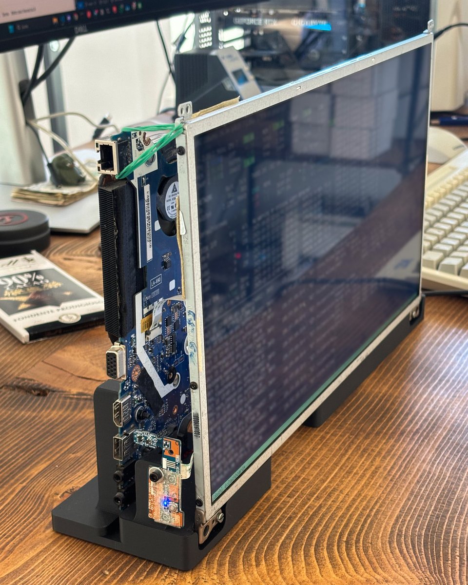 CodeByNZ's tweet image. A linux user can go extreme length to achieve greatness.