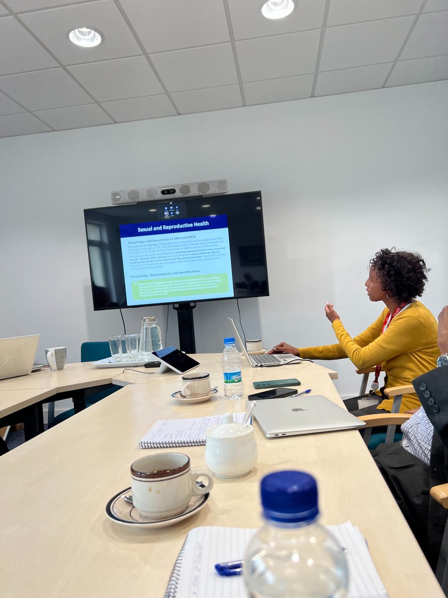 YoungLivesETH's tweet photo. Following our presentation on youth in crises, the Young Lives team engaged in an insightful discussion, responding to thoughtful questions from @FCDOGovUK – Ethiopia staff. Grateful for this valuable exchange.
#YouthResilience #Ethiopia #ResearchForPolicy
@yloxford https://t.co/Jsr9yvvqqD