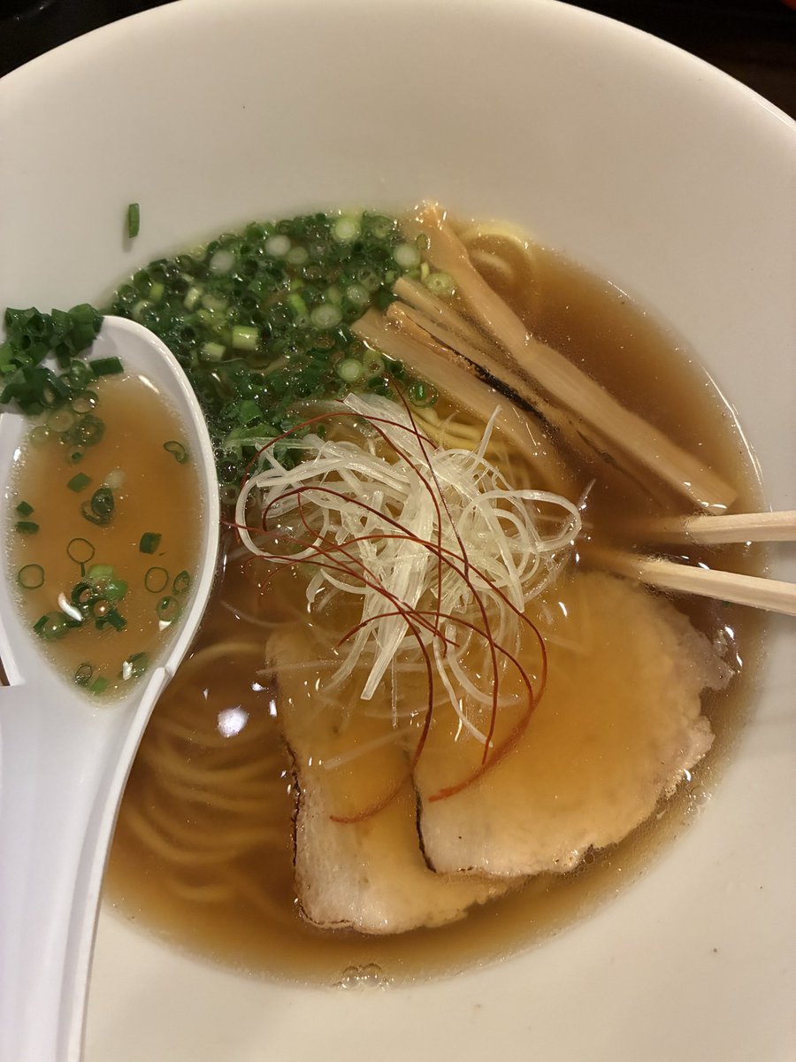 eriyu1's tweet photo. 深夜ラーメン https://t.co/fH0TRekM2C