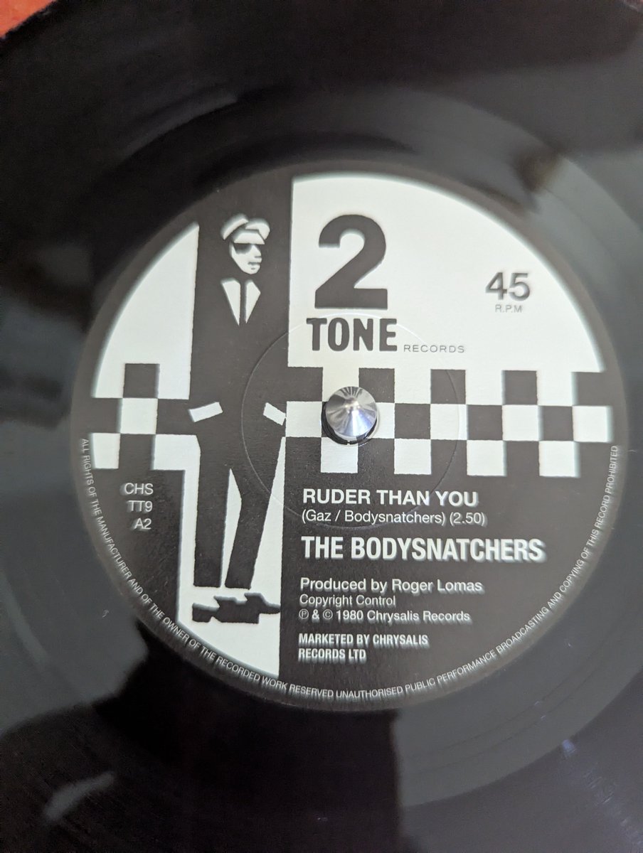 MIKEYWMS's tweet image. #7days7songs
Day 4
The theme this week is #Twotone
The Bodysnatchers
Ruder than you 
1980
This is not my original copy but comes from the twotone treasures box set 🤓
#Enjoy 
@NewWaveAndPunk