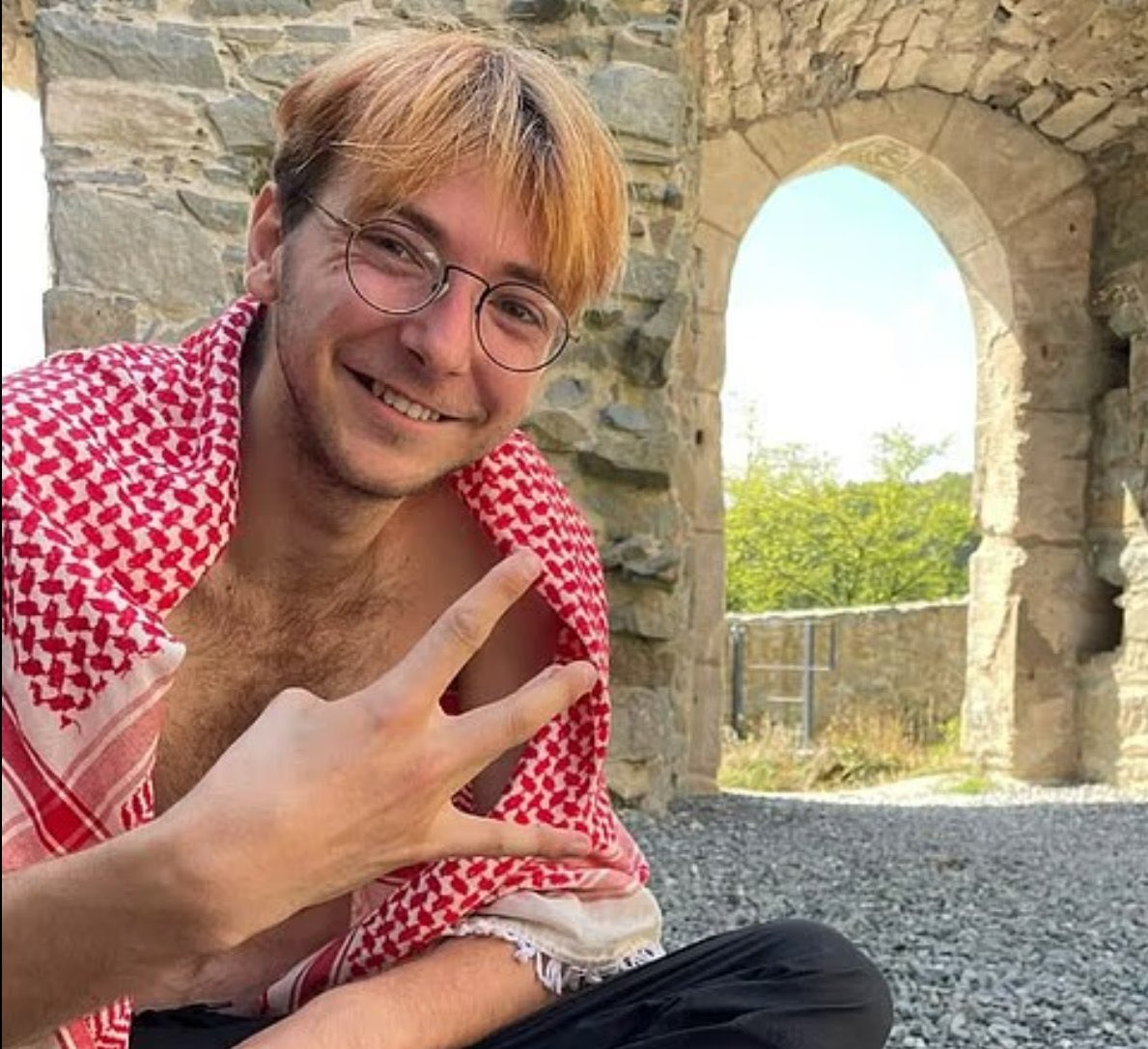 No wonder Oxford’s going down the pan. The prominence of students like Hamas loving Williams and  activist George Abaraonye say it all. It’s why Durham Uni’s overtaken it: focussing on education not wokery.