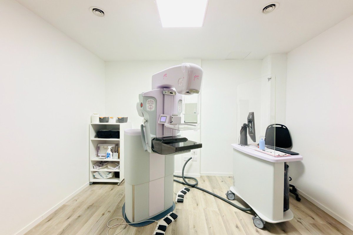 Mes de la concientización sobre el cáncer de mama en la Provincia🩷

🏥 Gracias a la inversión que realizamos en conjunto con el municipio, el Hospital  "Petrona V. de Cordero" de #SanFernando cuenta con un mamógrafo para que las vecinas puedan acceder a este estudio fundamental