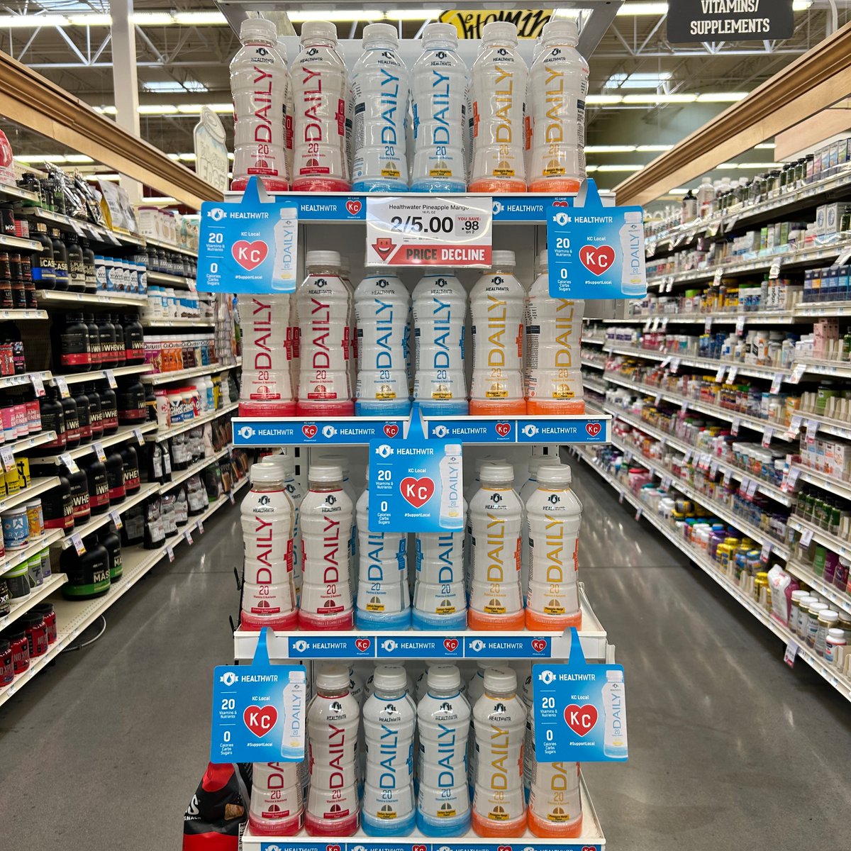 drinkHealthwtr's tweet photo. Don't forget to add your vitamins to your grocery list! Find #Healthwtr in the water aisle at your local @My_PriceChopper @HyVee @HenHouse @McKeevers https://t.co/pmJnovEUdc