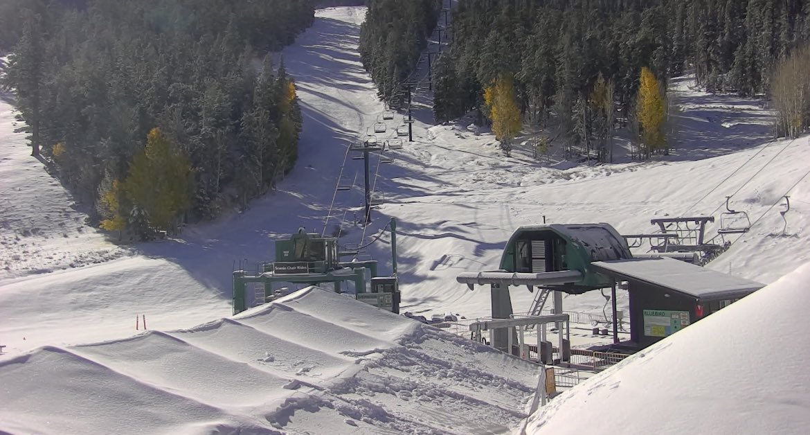 ❄️ <a href="/LeeCanyonLV/">Lee Canyon</a> is reporting 6 inches of snowfall overnight! ❄️