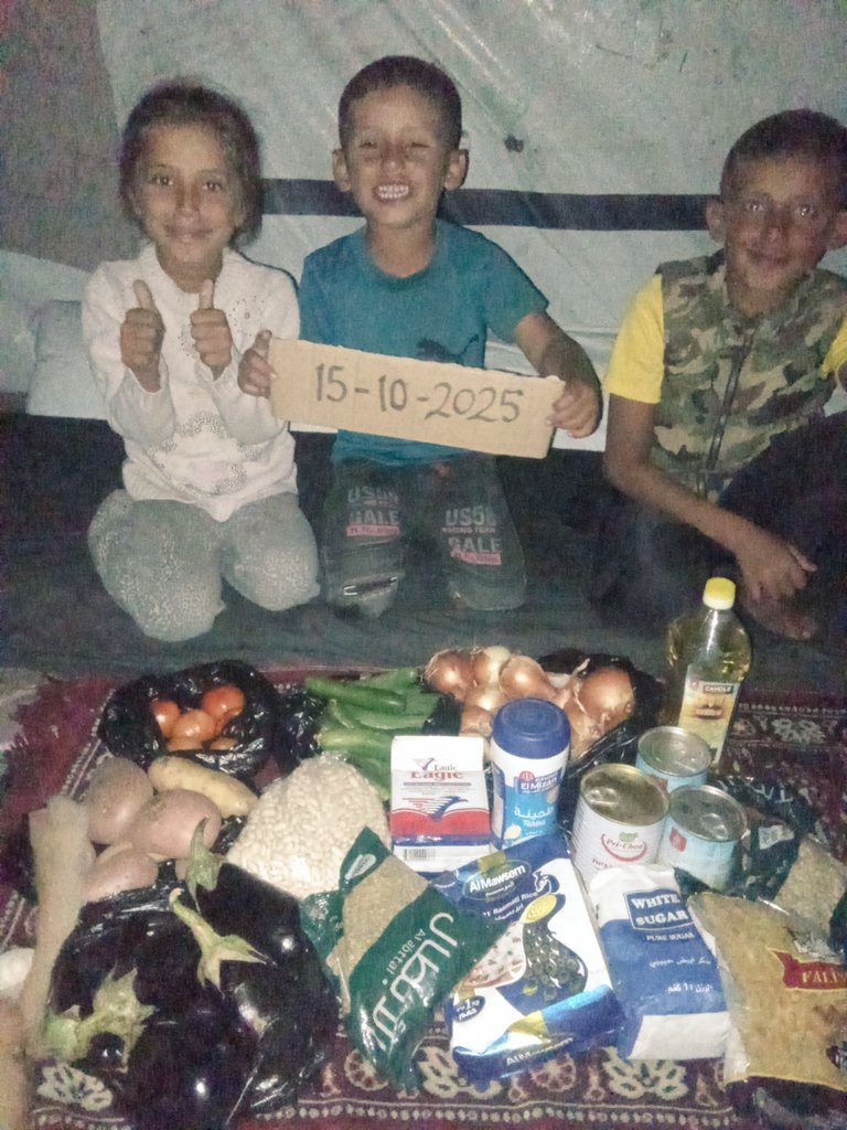 💫
🥹 Today's nighttime picture is different. because the hunger is gone, and the smiles have returned to my children's faces.
❤️Thank you to everyone who helped us buy food. Their joy before bed is priceless. 💖