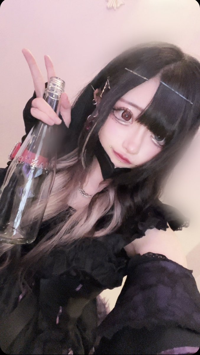 退勤‼️

５連休前に幸せな気持ちにしてくれてラブちです。ദ്ദി^ᴗ ̫ ᴗ^₎

遠隔でチェキも乾杯もありがとうございまし‼️

次は、21日18時~ でつ
10月後半シフト後に載せます~ｵﾔｽﾐ‼️