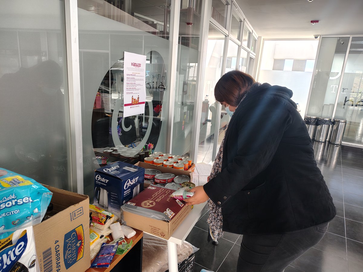 SEPHidalgo's tweet image. El @iheaoficial y @elcolegiohgo continúan recolectando víveres para apoyar a las familias hidalguenses afectadas por las lluvias. 🌧️🤝
Su compromiso solidario nos recuerda que cada ayuda, por pequeña que sea, puede marcar una gran diferencia. 💚✨ Dona víveres y unamos…