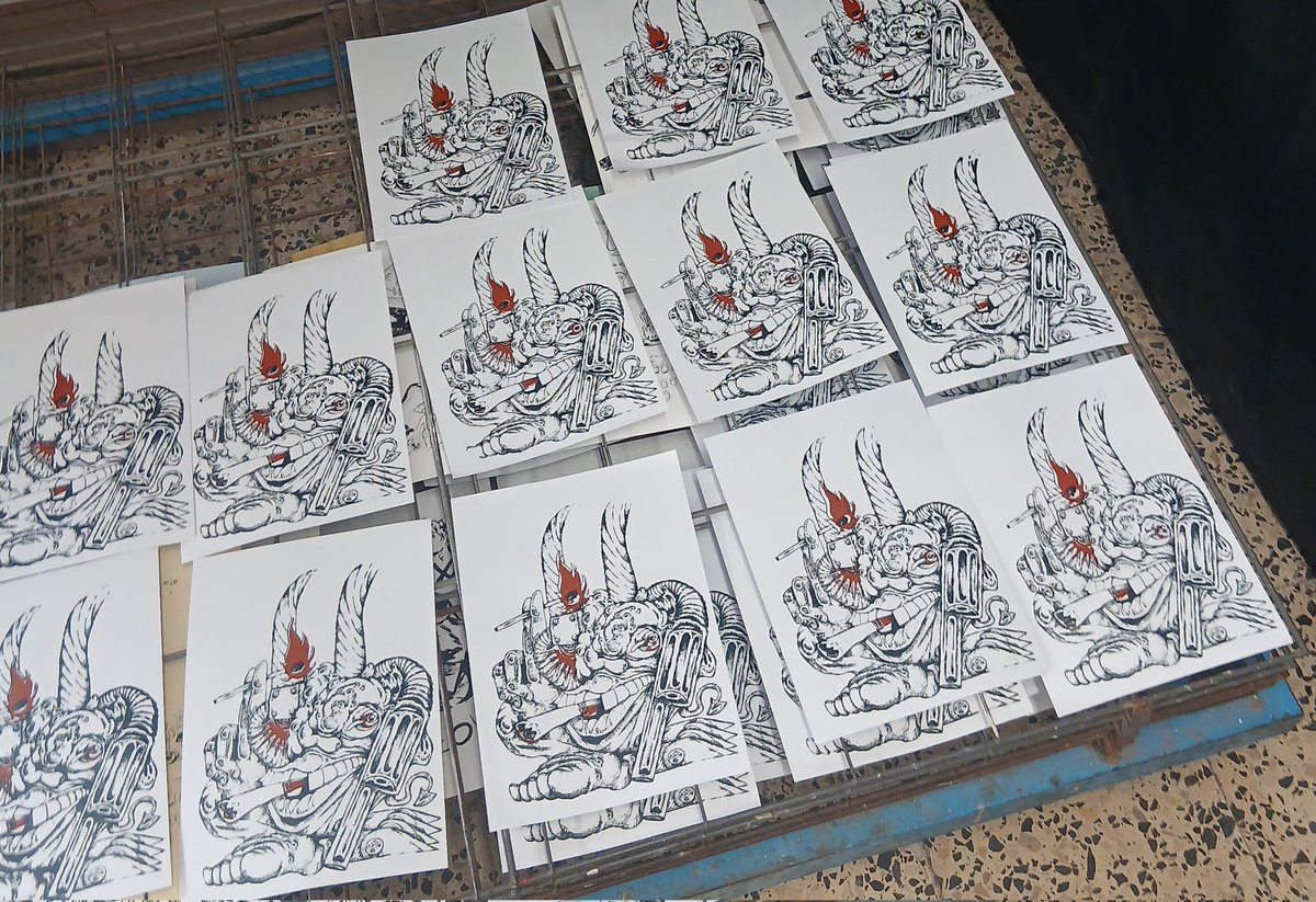 artedeumtrolha's tweet photo. Serigrafias A4 em papel de 120gr com impressao a 2 cores
Edição limitade de 50 (nao tinha mais papel na oficina)
10 paus entrega a mão no porto ou ctt ou feira de arte ou apanhar me com elas na mochila a porta do taskinha https://t.co/jzoEk38QDc