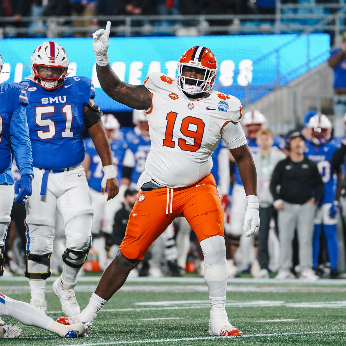 Exemplary citizen, scholar and athlete. Congratulations to our P.A.T. Man of the Month for September, <a href="/CapehartDemonte/">Demonte Capehart</a>! #PAWJourney 🐅