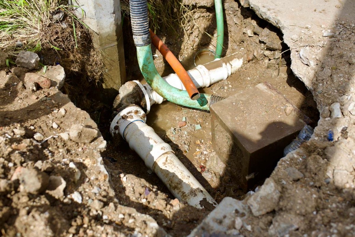 Servicios de Agua (@soapa_oax) on Twitter photo #TrabajamosParaTi | Personal de Producción y Distribución atiende fuga de agua potable para garantizar el suministro.
📍Calzada Madero esquina Av. Ferrocarril, agencia de Santa Rosa Panzacola.
#Oaxaca #SOAPA <a href="/MunicipioOaxaca/">Municipio de Oaxaca de Juárez</a> #TrabajamosParaTi | Personal de Producción y Distribución atiende fuga de agua potable para garantizar el suministro.
📍Calzada Madero esquina Av. Ferrocarril, agencia de Santa Rosa Panzacola.
#Oaxaca #SOAPA <a href="/MunicipioOaxaca/">Municipio de Oaxaca de Juárez</a>
