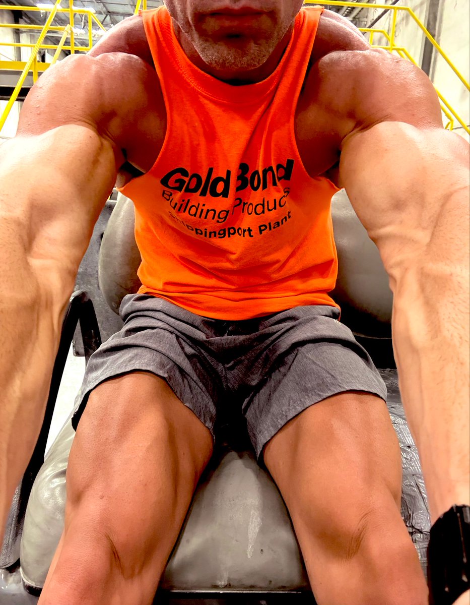 ferelli_khan's tweet photo. Cruising in my work cart! Ready for leg day! https://t.co/V5vNnTYEnQ