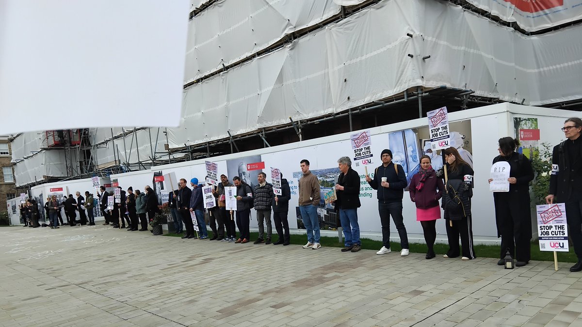<a href="/leicesterucu/">Leicester UCU</a> <a href="/ucu/">UCU</a> 📢#WeAreTheUniversity 
👩‍🎓🏵🧑‍🌾👨‍⚕️🌤👨‍🎓👩‍⚕️👩‍🔬🧬👨‍🔬
Striking staff protesting beside buildings undergoing expensive renovation 
🏗🏛
#Leicester #ChooseStaff 🎓
