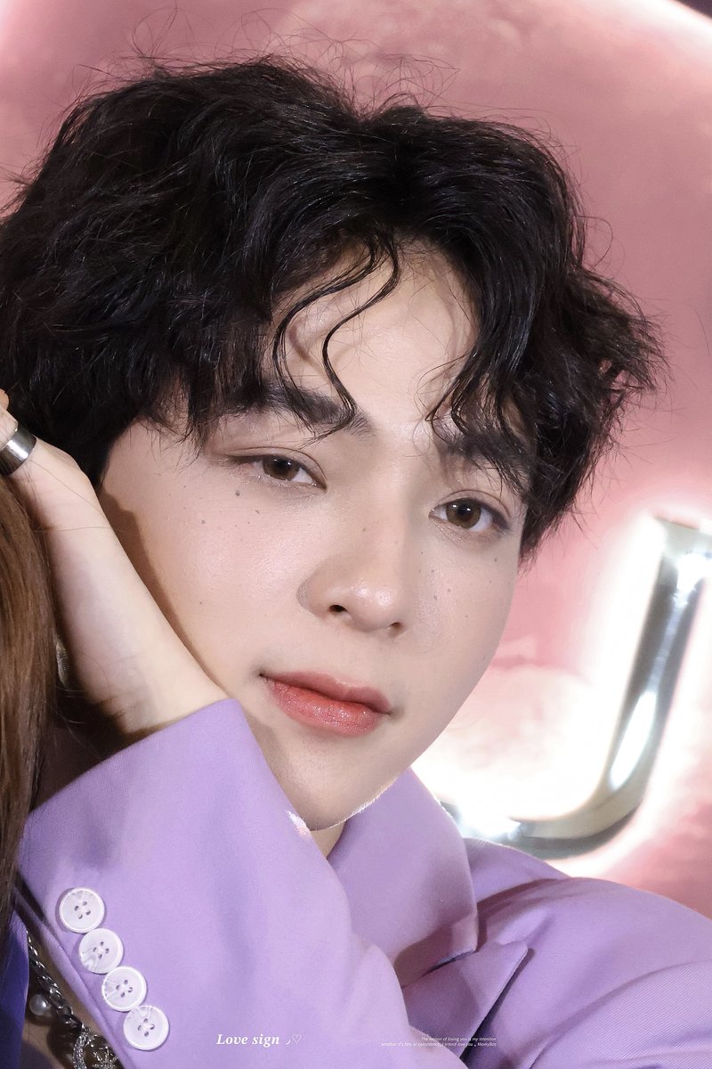 เด็กดีอาการป่วยเป็นยังไงบ้างคับ? ใกล้หายแล้วแน่ๆ เลย  เพราะอ้วมเก่งมาก และอ้วมไม่ดื้อกับคุณหมอนี่เนอะ ♥️🤲🏼

ยินดีกับตำแหน่งทูตตัวน้อยสำหรับงานซีเกมส์ปีนี้ด้วยนะคับอ้วม เก่งมากจังเลยนะหัสณัฐเนี่ย เอาไปเยยฉิบดาว! 🌟💫👏🏼

เหมือนวันนี้จะมีเด็กตื่นเต้นกับการประกาศไลน์อัพของ WeTV