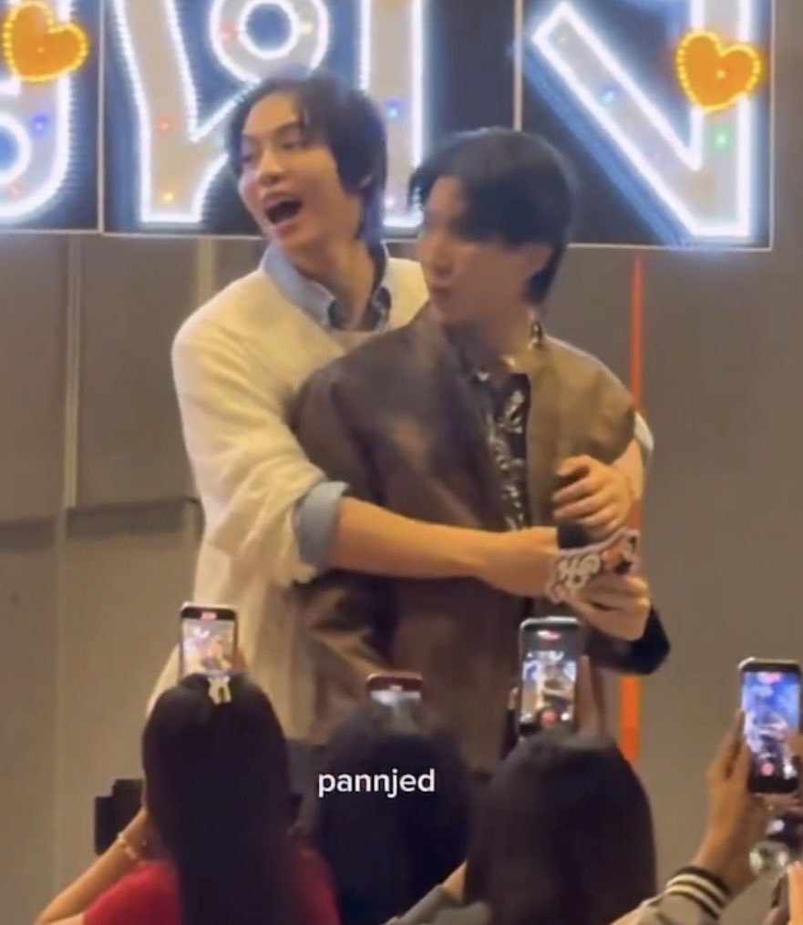 Khaotung looks so tiny in First’s arms like… his size just fits perfectly there 😭 I need more back hugs like this pls do it more 😭😭

FIRSTKHAOTUNG x FANIVAL 
#GMMTVFANIVALxFirstKhaotung 
#FirstKhaotung #เฟิร์สข้าวตัง