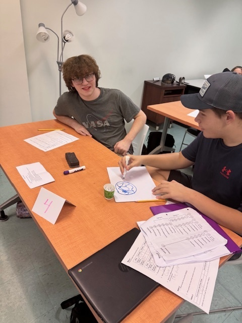 pec_seawolves's tweet image. Students  in Ms. King's Biology class work with their partner at each station to review cell division. #mitosis #meiosis