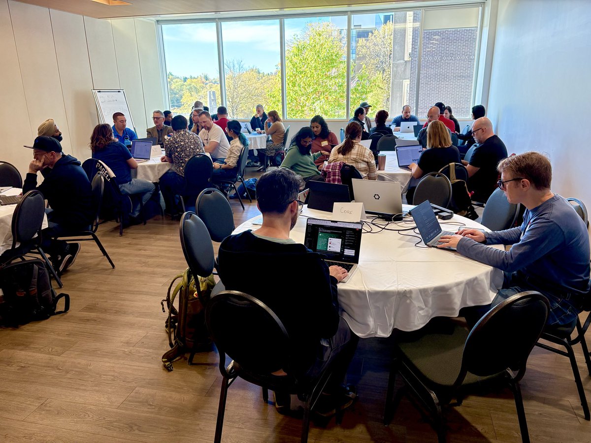 JoeSimpsonJr's tweet image. PAY IT FORWARD: The first step in my @WordPress journey was to attend @marybaum Antelope Valley WordPress @Meetup . Always empowering and encouraging, she is what today&apos;s Contributor Day at
@WordCampCanada is all about.

#WCEH #WordPress