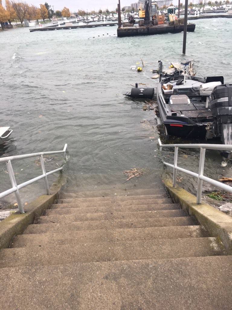 Charlie's Boat Yard tweet media