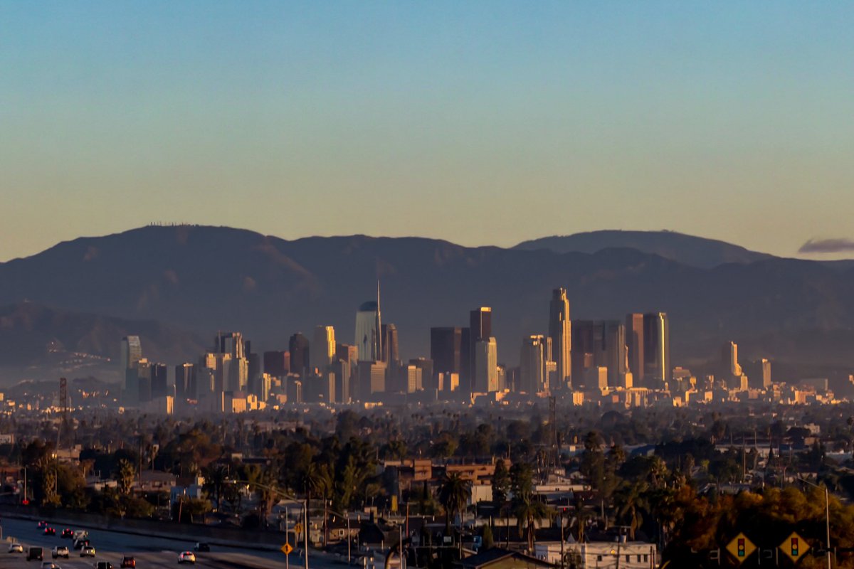 keithwillshoot's tweet photo. Morning drive home from LAX https://t.co/hXERN0K7Va