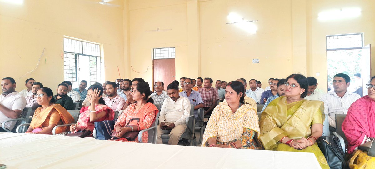 पूर्व राष्ट्रपति डॉ एपीजे अब्दुल कलाम जी के जन्मदिन पर राष्ट्रीय शैक्षिक महासंघ ब्लाक इकाई विजयीपुर द्वारा आयोजित गुरुवन्दन कार्यक्रम में शामिल हो शिक्षकों से सम्वाद का अवसर प्राप्त हुआ। मुख्य अतिथि के रूप में मा. विधायक श्रीमती कृष्णा पासवान जी का मार्गदर्शन सभी को प्राप्त हुआ।