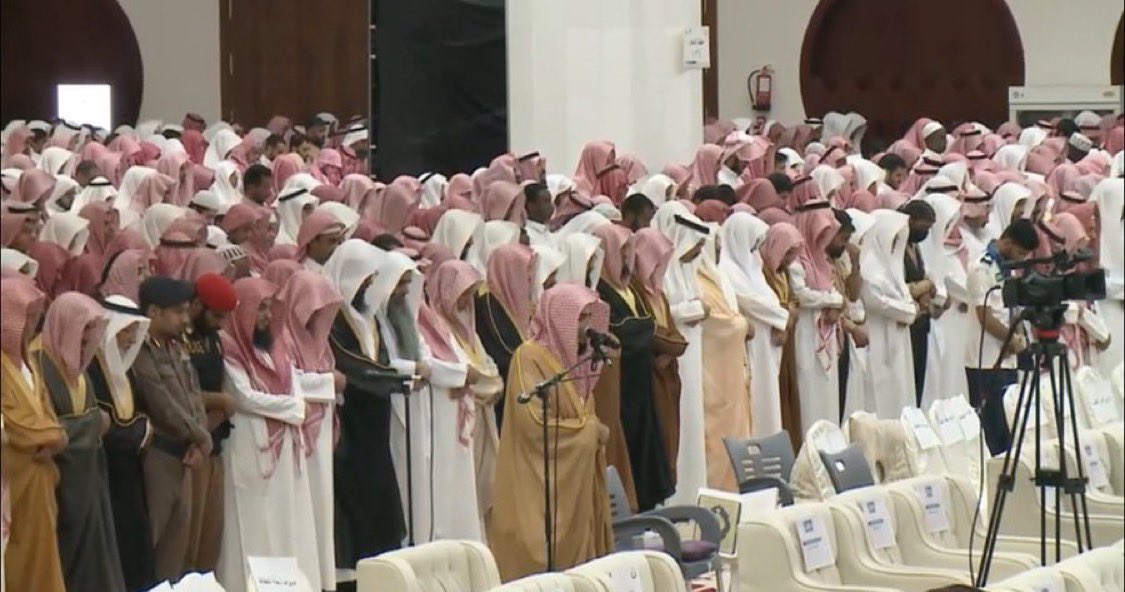 بث حفل تخريج حفظة القرآن الآن في جامع محمد بن عبدالوهاب 

give.qb.org.sa/home/event/?r=…

باذن الله السنه الجايه نشوفكم كلكم بهالمكان ❤️