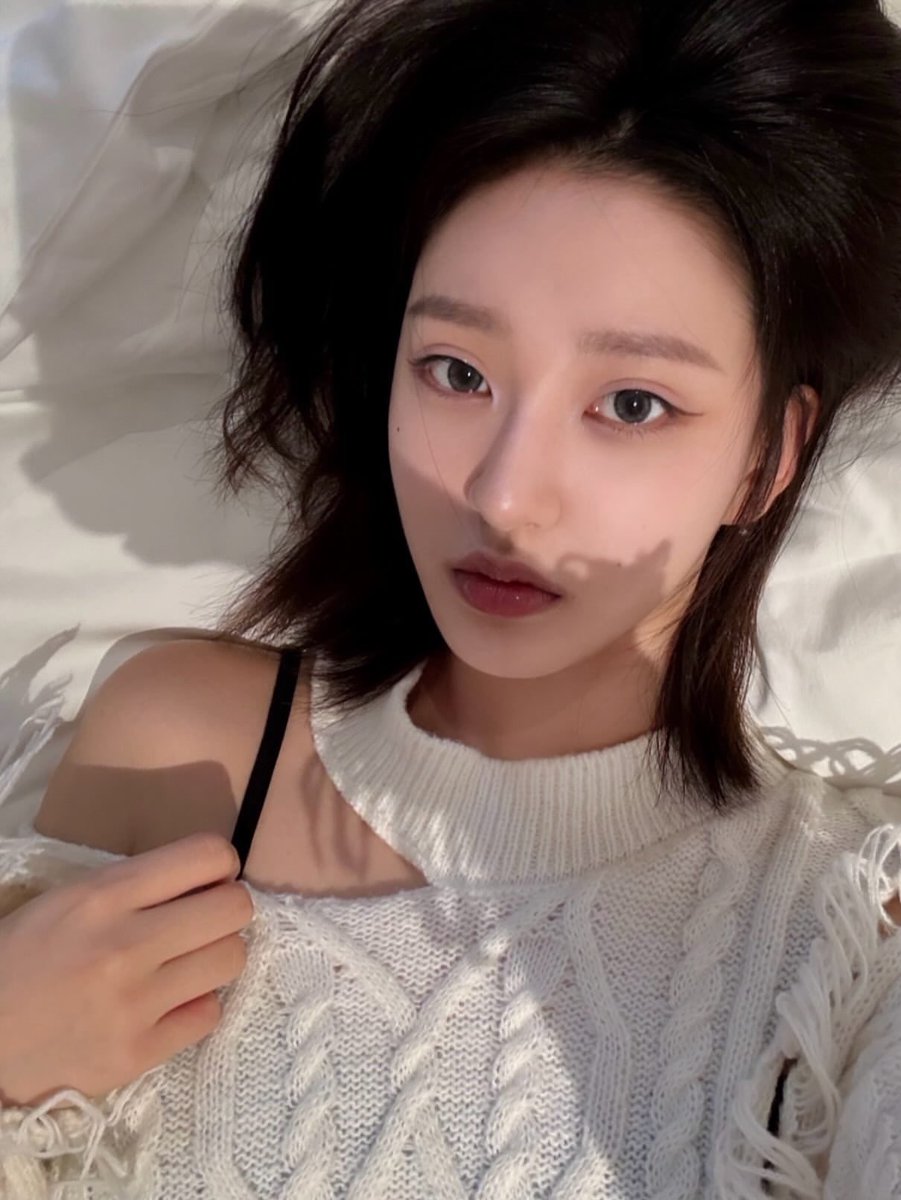 h1hwiseo's tweet image. 📸 H1-KEY ig update:

I love Shanghai💖 and Hangzhou💋

—— #H1KEY #하이키 #HWISEO #휘서