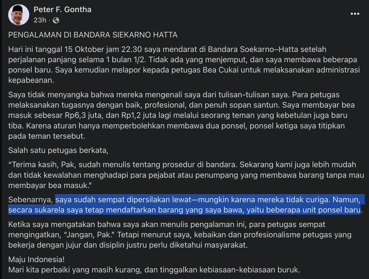 "tetap mendaftarkan" - ya iyalah, kalau tidak mana bisa hapenya dipakai? 

Handphone yang dibeli dari luar negeri, musti didaftarkan dulu IMEI nya di bea cukai di airport. Baru bisa dipakai

Kalau tidak error, ini anak saya beli handphone di Jepang, sampai sekarang masih tdk bisa