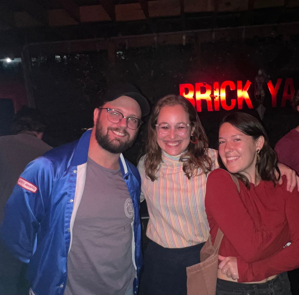 LSUCWprogram's tweet image. Another wildly successful Underpass for the history books!! 📚 

First-years Bree Atkins and Mary Thames read alongside second-year Manuela Silvestre Martinez at the always lovely Brickyard South.

We&apos;ll see you in November for the final Underpass reading of the semester! 🔮