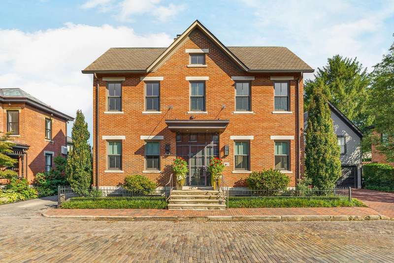 LeadingRE tweet media