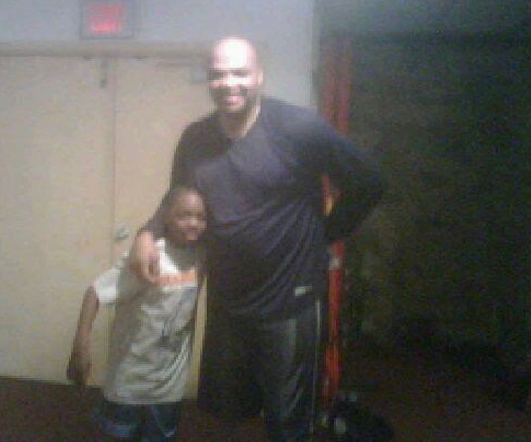 Christhecool (@christhecool21) on Twitter photo Probably Meeting Charles Barkley when I was 9 when I was boxing at <a href="/joltinjabs/">Joey De'Malavez</a> ! He had me promise him I would go to college!! Probably Meeting Charles Barkley when I was 9 when I was boxing at <a href="/joltinjabs/">Joey De'Malavez</a> ! He had me promise him I would go to college!!