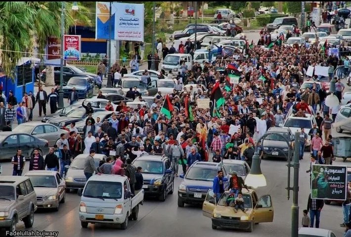 asmaalaguri's tweet image. من الذاكرة
عودة الأهالي لبيوتهم بعد تحرير بنغازي من الثوار الأشاوس