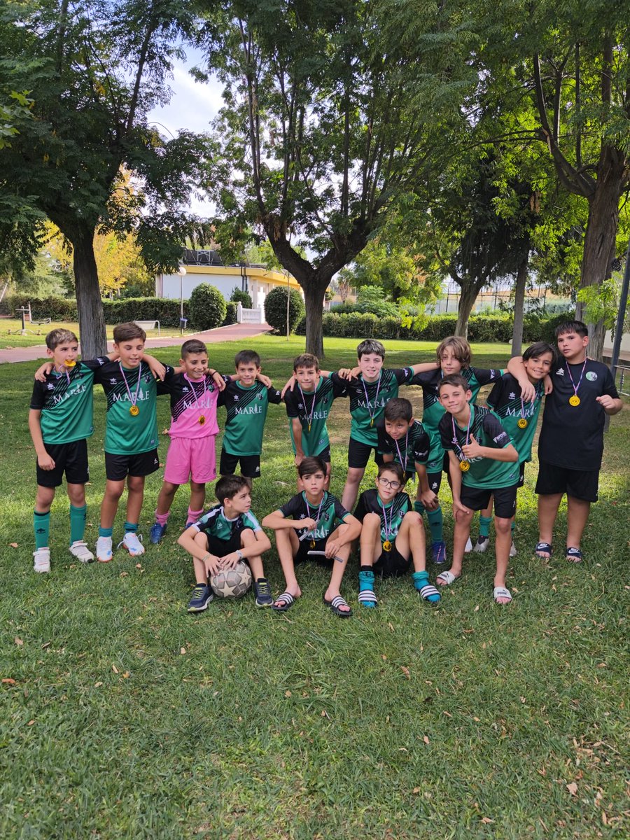 🏆El Alevín “A” se proclamó Campeón del “T. 70 Aniversario Imperio” el pasado sábado al vencer al #CDDiocesano en la final. 

•Hizo lo propio el Alevín “D” en Badajoz venciendo en una liguilla a #CerroReyes, #Badajoz #Guadalupe y #SanRoque.

👏🏻 ¡ENHORABUENA! 

#NuestraRazónDeSer