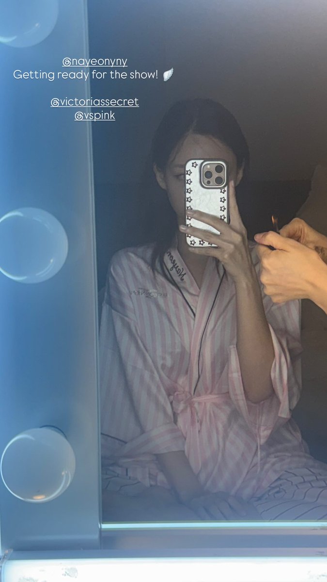 NAYEON GETTING READY FOR THE VICTORIA'S SECRET FASHION SHOW