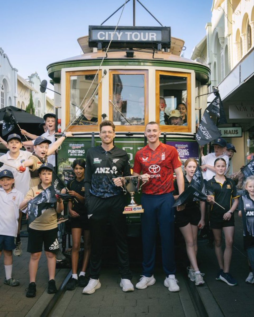 ModiAnoop1's tweet image. What a vibe man tbh nz nd eng out here making cricket look like a netflix promo which the world’s richest board still figuring out how to plan a photoshoot #NZvENG