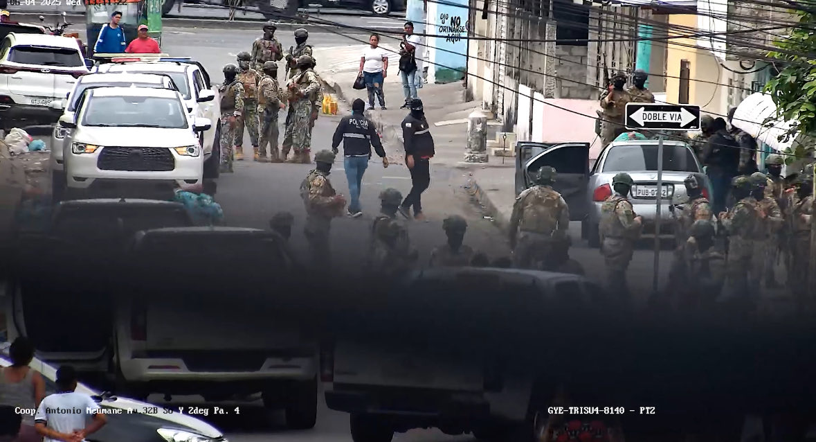 AlmaCede's tweet photo. Un carro conecta un atentado con explosivos en Guayaquil, que ocurrió en junio de este año, a una empresa local. Al día siguiente de los allanamientos, minutos después de que la policía detuvo a un hombre, llegó este Porsche Cayenne de placas GRY 3452. Ese detenido por terrorismo fue liberado dos meses después por el dictamen abstentivo de Fiscalía.