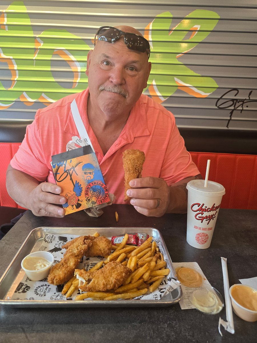 RealDemoSmash's tweet image. My 40 Year Wedding Anniversary today. My Southern girl wanted fried chicken. Thank you Guy Fieri for the best chicken ever at Disney Springs.