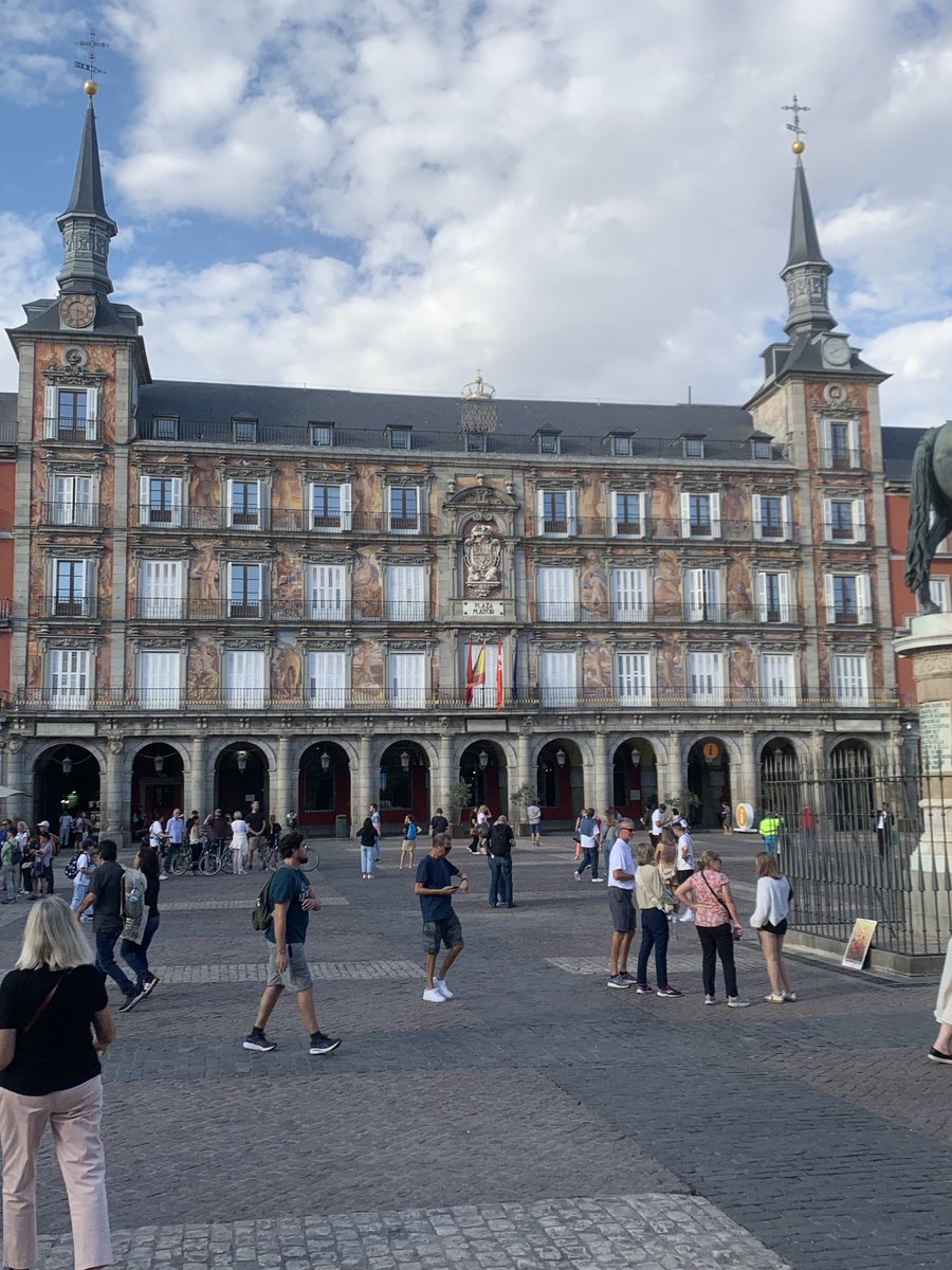 jbvalder's tweet photo. El ⚽️ rueda y mi voz se oye en Madrid 
Aquí en la Plaza Mayor.
#PeponeProductions🎙️🇲🇽 https://t.co/wMt1JD2ANN
