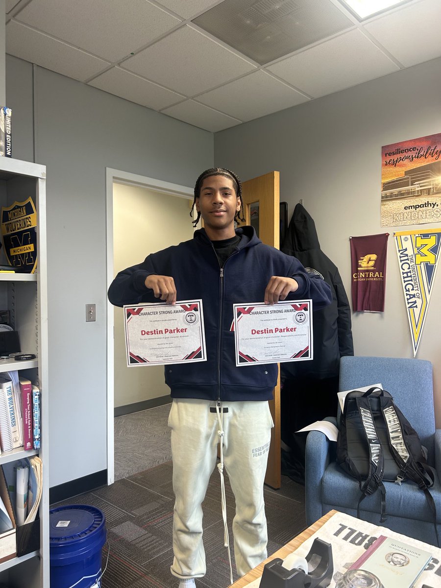 Daniel House tweet media