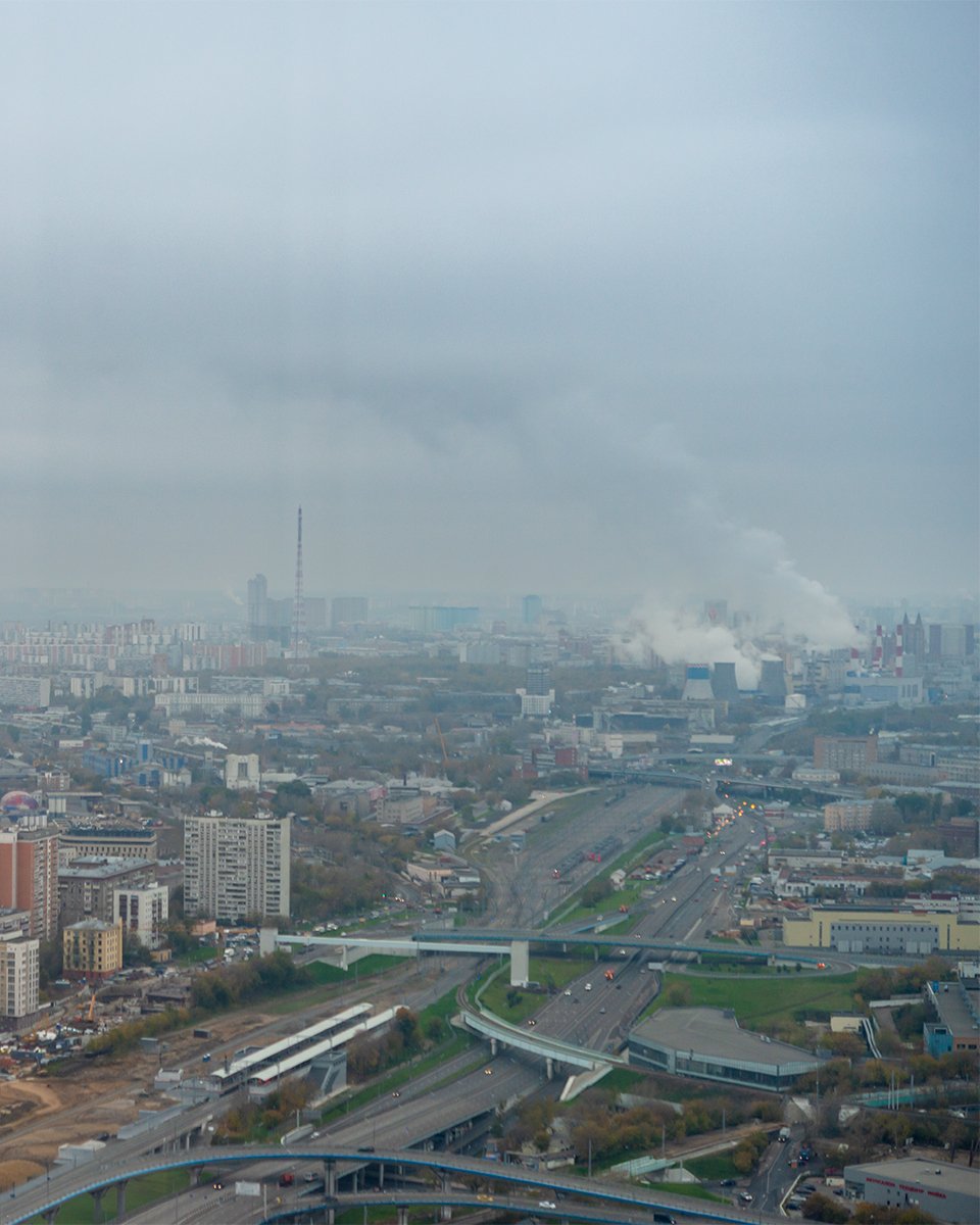 Zhivoderova's tweet image. Завтра съёмка интерьера на 41 этаже. У меня голова закружилась только от цифры. Мне некомфортно в человейниках и бывает я могу отказаться от съемки там. Только денежки убеждают меня туда подниматься. Самая большая высота у меня была это вот. 49 этаж.