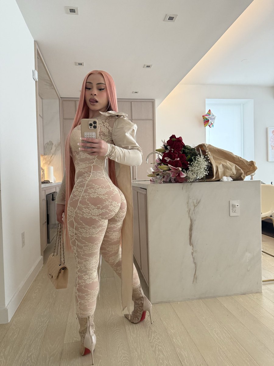 baddie baddie mv out now 👑🎀