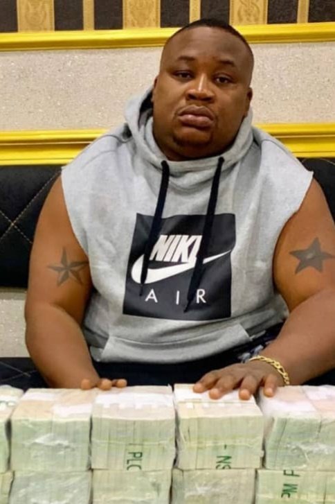 Dear Entrepreneur, 
Who would you rather mentor you?

Comment your preference.

And...
Retweet for Dr. Cosmas Maduka
Like for Cubana Chief Priest.