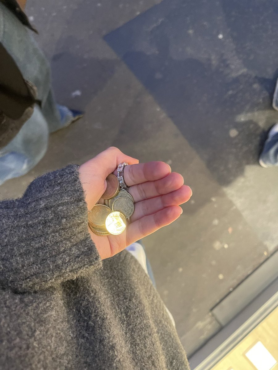 ihsanotdraft's tweet photo. Macron on est le 15 il me reste quelques écus tema comment je paye https://t.co/I356P7xhcK