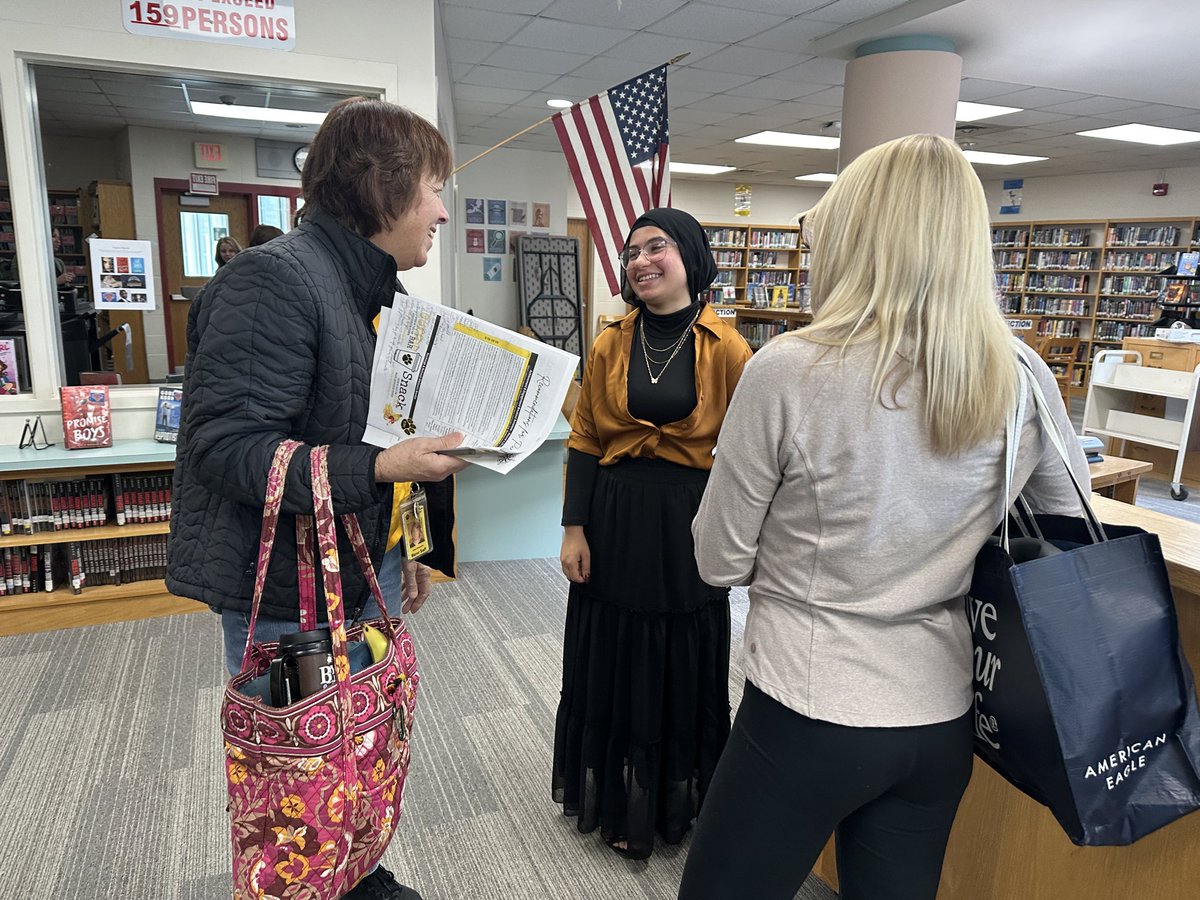 Holly Sidebottom tweet media