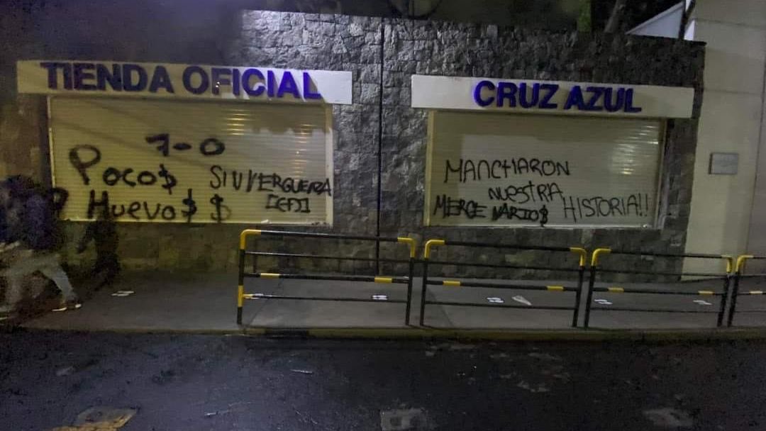 johncarp1916's tweet photo. El 7-0 es uno de mis capítulos favoritos del llamado “clásico joven” el América totalmente destruyó a Cruz azul al nivel que sus propios aficionados fueron a pintarles el 7-0 a sus instalaciones jajaja

¡La paternidad más grande del mundo!

@ClubAmerica https://t.co/3gWvBk1KcF